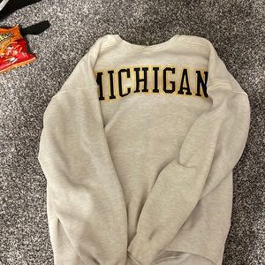 Vintage Michigan college crewneck.